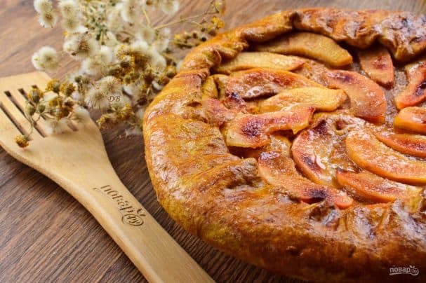 Галета на тыквенном тесте с айвой