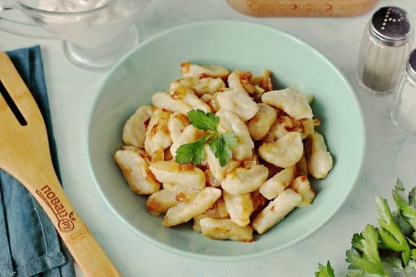 Галушкі з смажаным луком