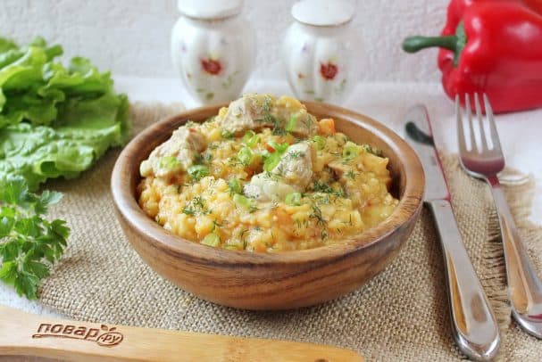 Гуляш з гарохам