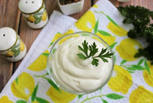 Густы дамашні майонез