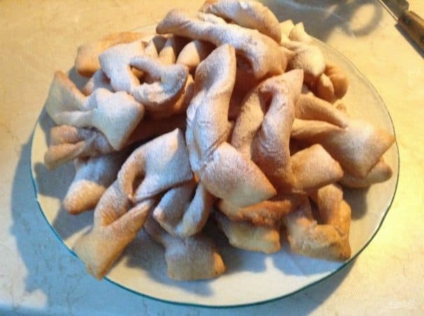 Хворост на кефире пышный