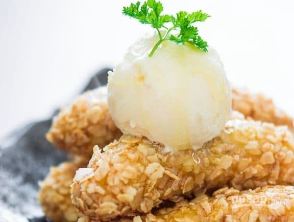 Fried bananas in oatmeal