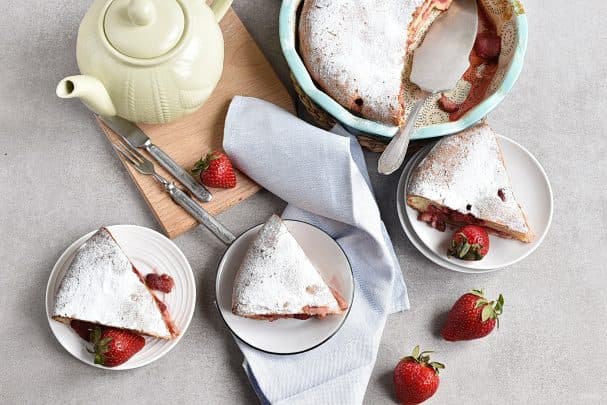 Клафути с клубникой