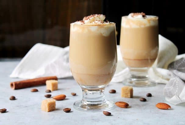 Кава з марципаном