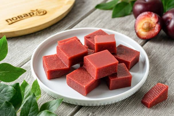 Plum jelly with agar-agar