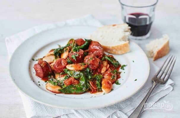 Падліва з калбасак з фасоллю