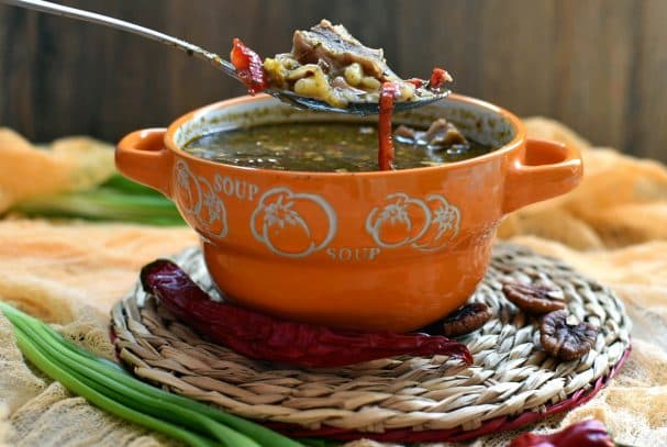 Spicy potato soup with nuts