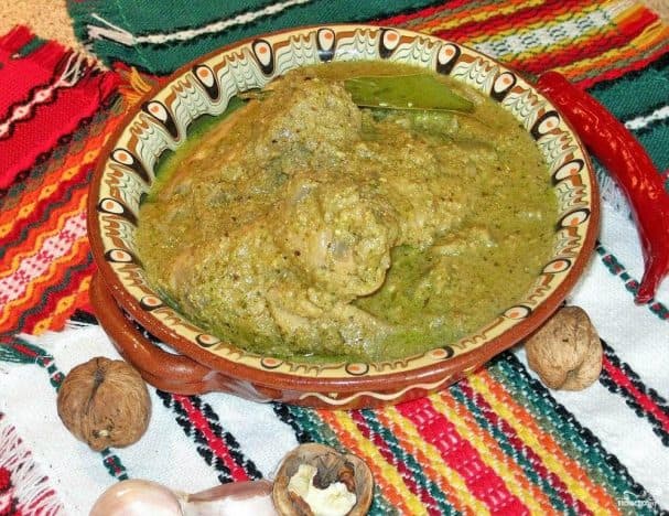 Georgian-style chicken satsivi