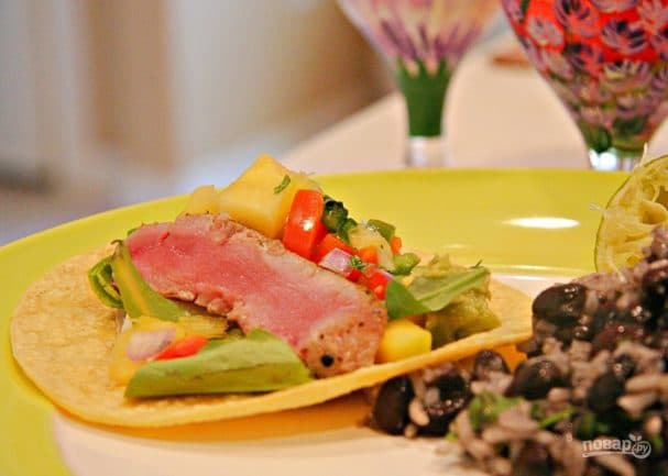 Салат с тунцом и ананасом