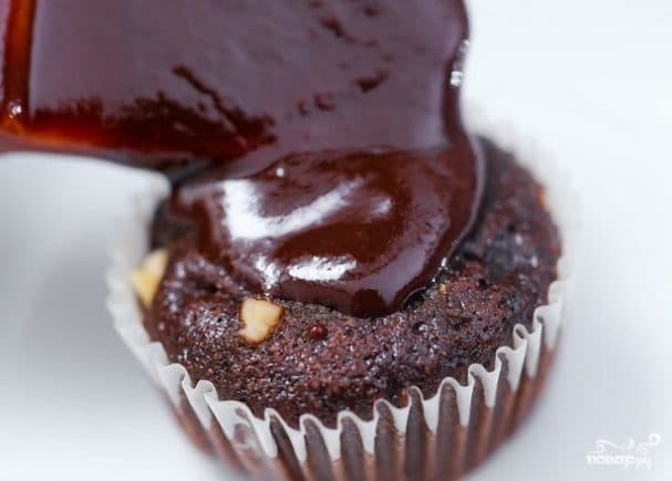 Chocolate glaze from chocolate