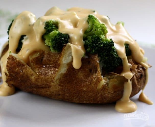 Сметанковы соус з сырам