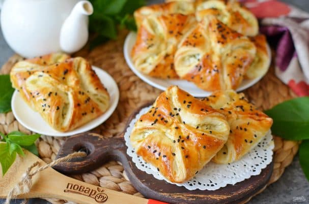 Слоеные конвертики с творогом