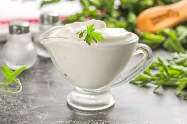 Homemade sour cream from starter culture