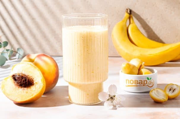 Смажы з персікам і бананам