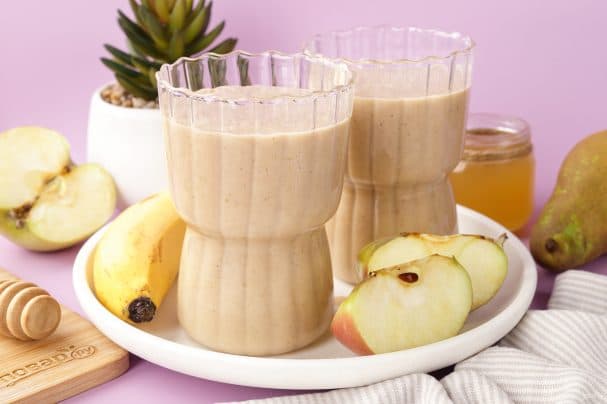 Smoothie with apple, pear, and banana