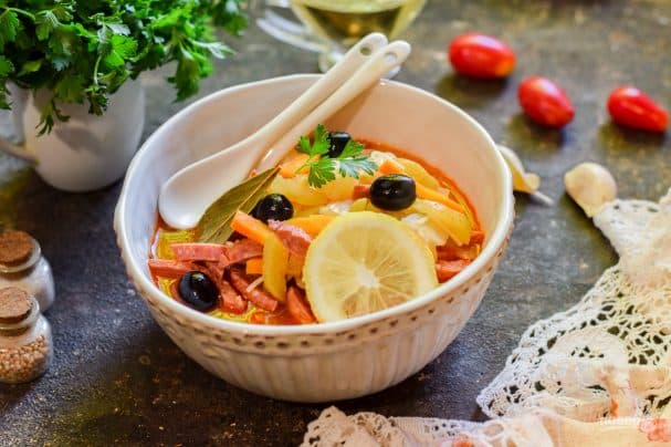 Солянка з вермішельлю