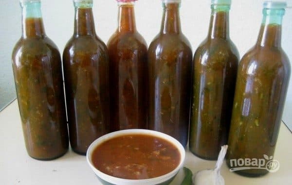 Sauce from green plums