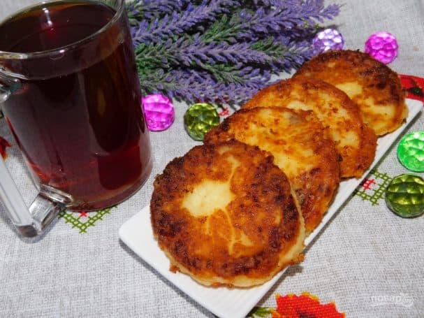 Творожники с изюмом