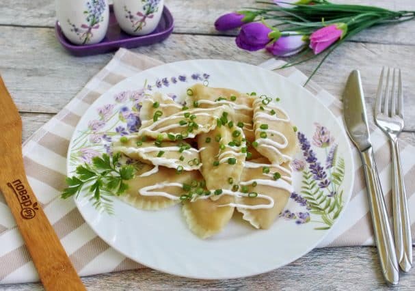 Dumplings with stewed cabbage
