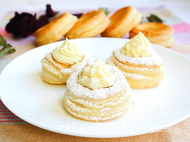 Волованы с заварным кремом