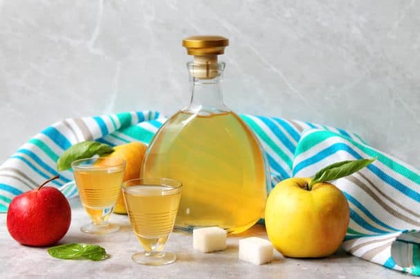 Яблочный ликер