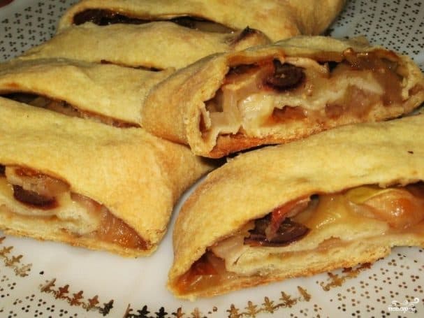 Яблочный штрудель с изюмом