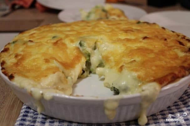 Закрытый пирог с брокколи и сыром