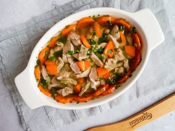 Заливное из куриных желудков