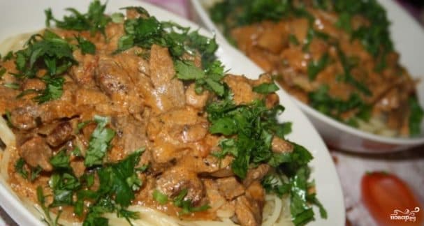 Бефстроганов зі шампіньйонами