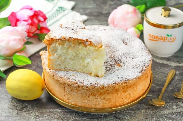 Бісквітний пиріг з лимоном