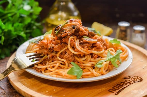 Bolognese with mushrooms