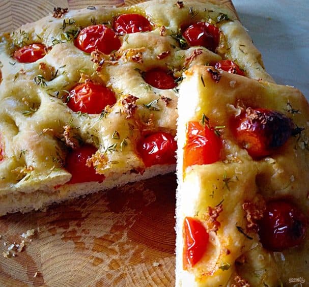 Focaccia with cherry tomatoes