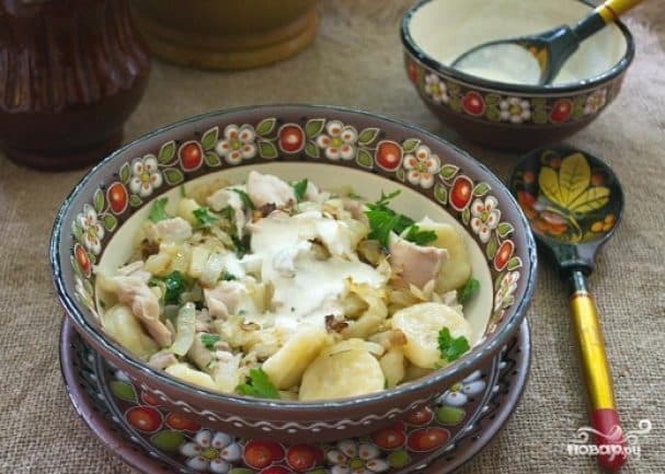 Галушкі з курыцай і часныкам