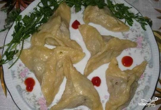 Steamed dumplings in a steamer