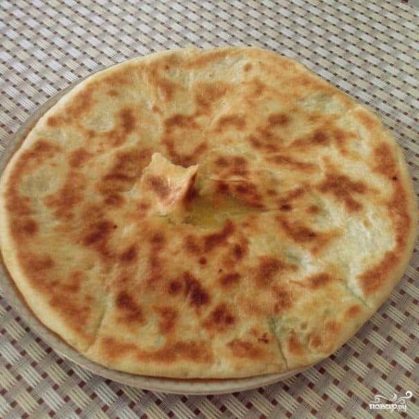 Khychin with potatoes and green onions