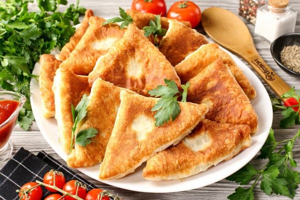 Fried puff samsa with meat