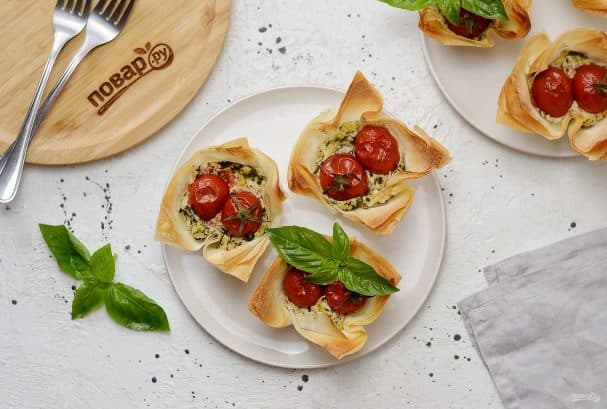 Phyllo dough baskets