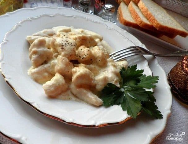 Курынскае фрыкасэ ў смятанковым соусе