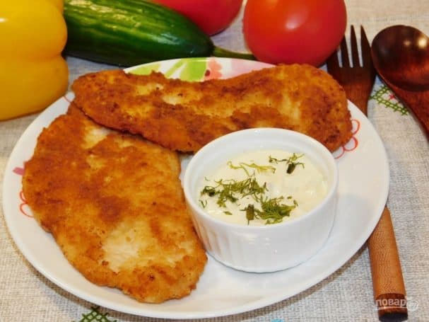 Курыны шніцэль з саусам