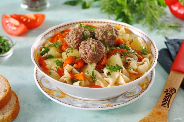 Lagman with meatballs