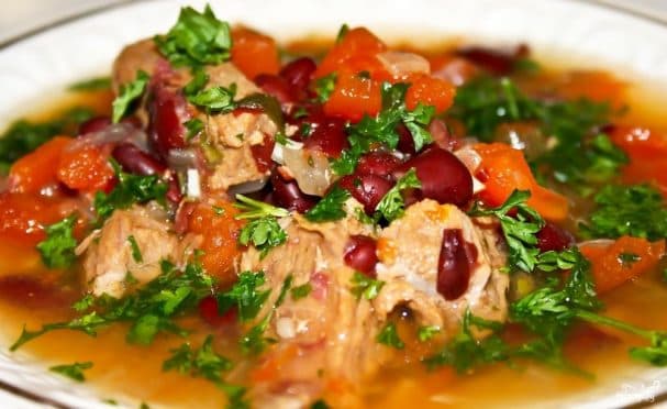 Лобіа з чырвонай фасолі з мясам