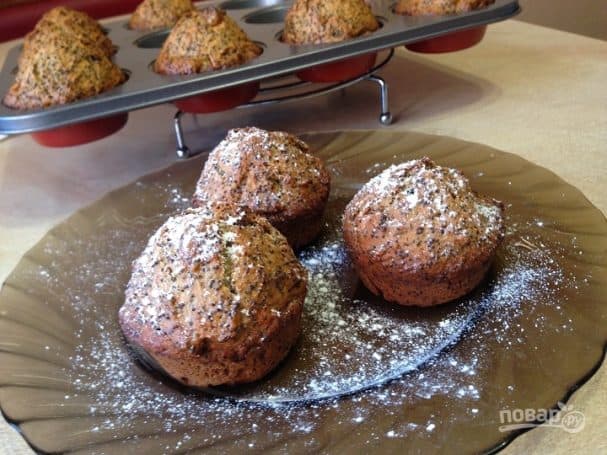 Poppy seed muffins with dried apricots