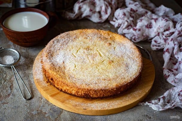 Semolina cake with milk, no flour