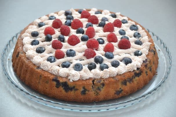 Semolina cake with blueberries