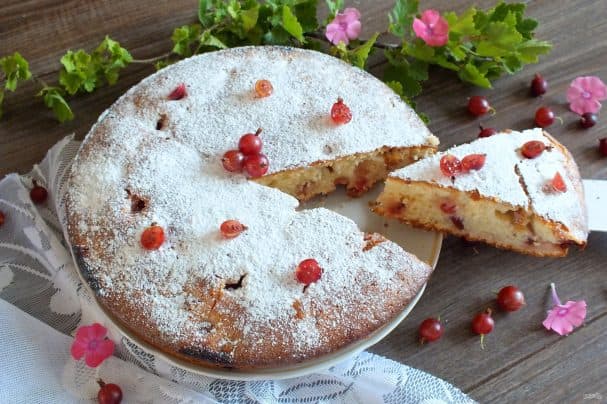 Semolina Cake with Gooseberries