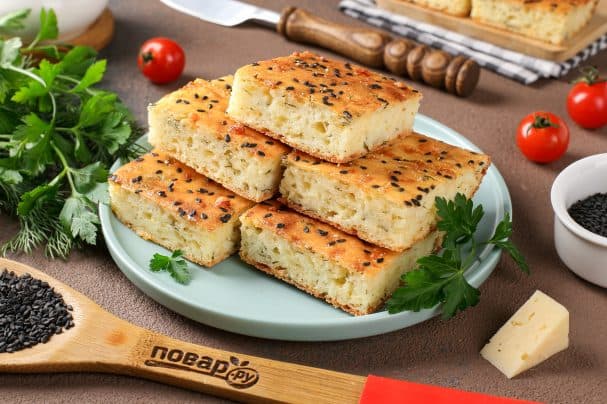 Semolina cake with cheese
