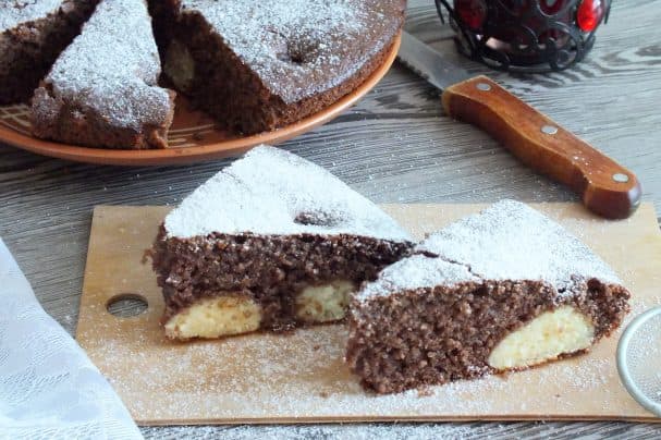 Semolina cake with cottage cheese balls