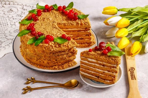 Honey cake without honey
