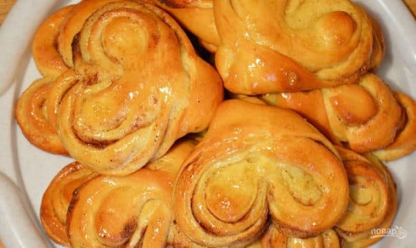 Медові булочки з корицею та цукром