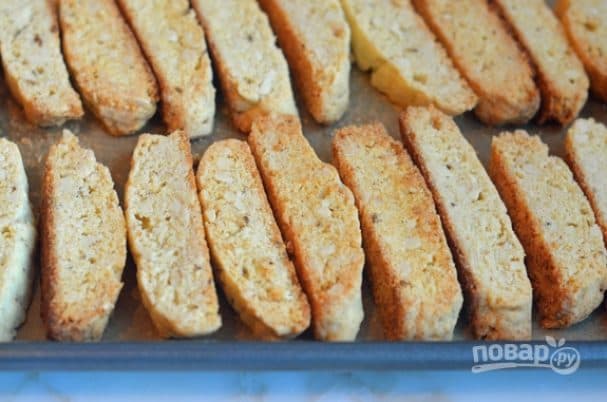Almond biscotti